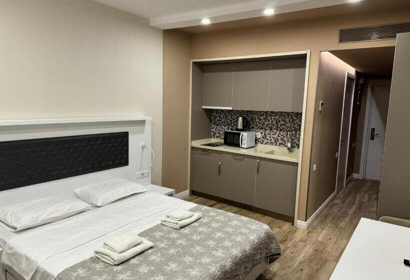 Alliance Palace Courtyard By Marriott