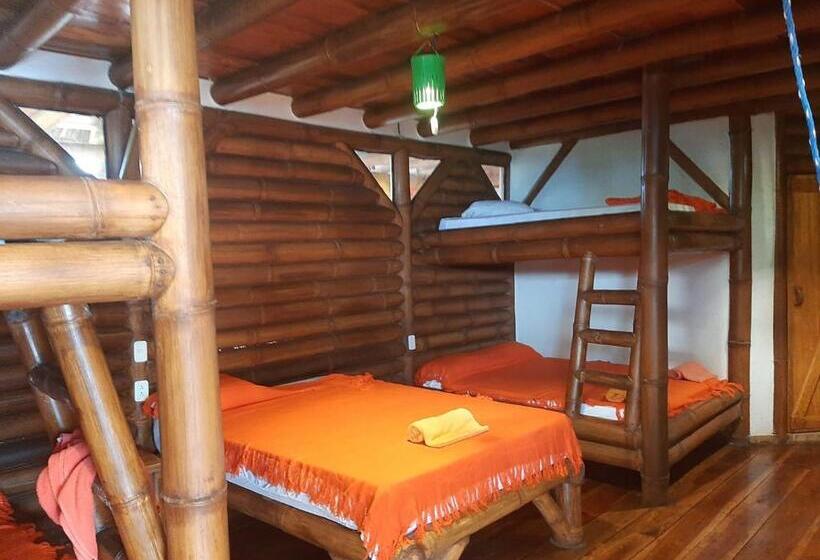 Hotel Bambu Mompiche