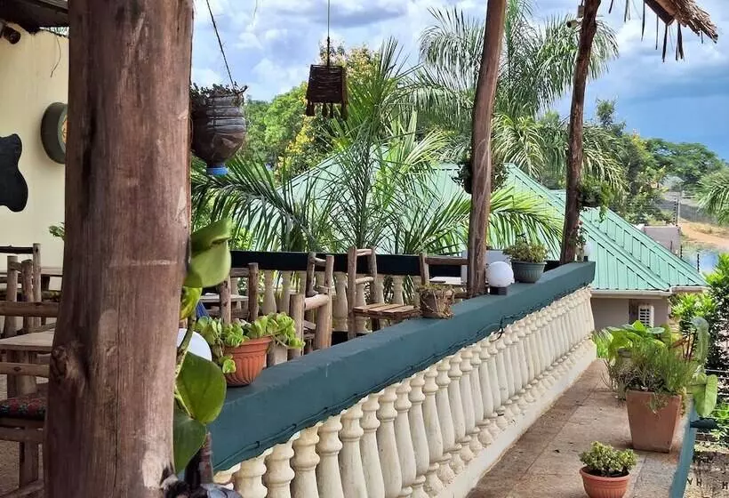 هتل Hill View Garden