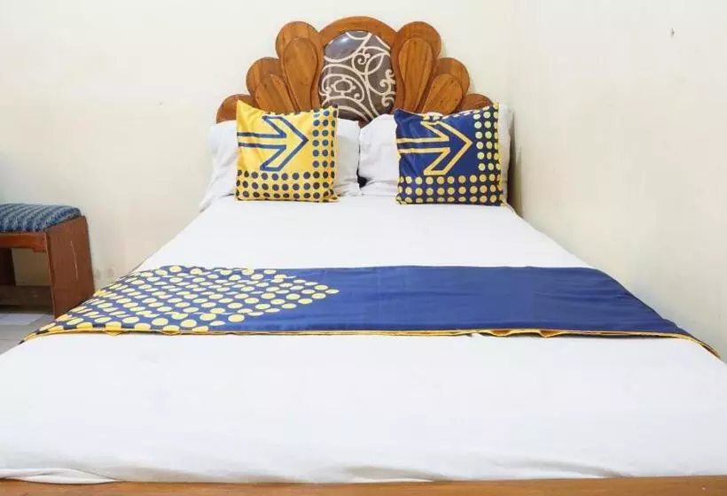 هتل Spot On 92689 Homestay Srikandi Pulau Merah Beach