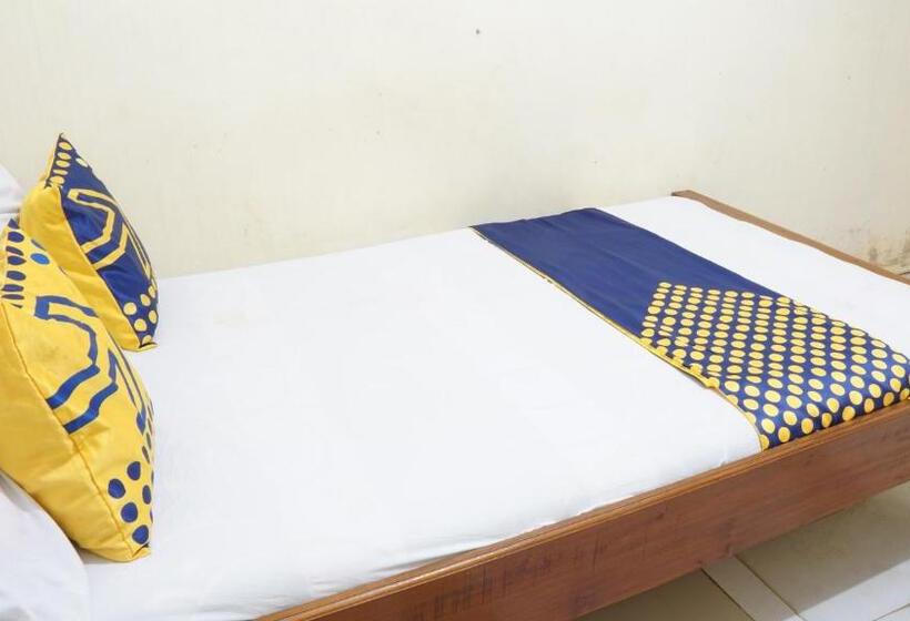 Hotel Spot On 92689 Homestay Srikandi Pulau Merah Beach