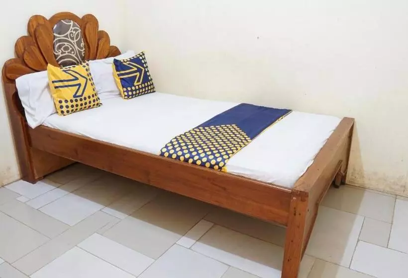هتل Spot On 92689 Homestay Srikandi Pulau Merah Beach