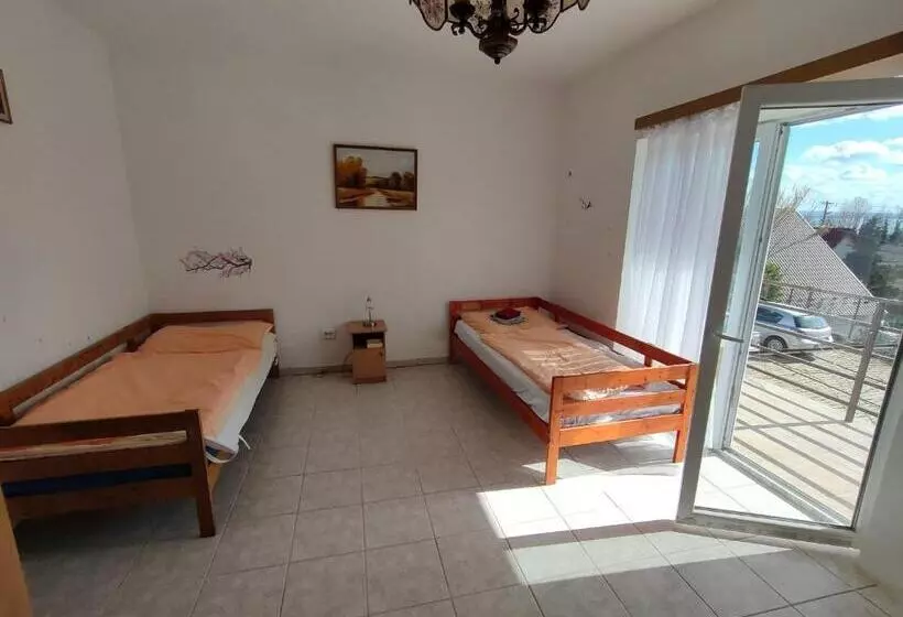 ペンション Kékturás Vendégház Badacsony Privát Bérlemény