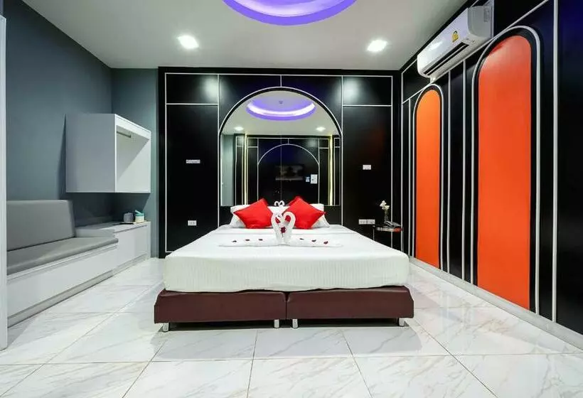 ユースホステル Crystal Hotel โรงแรมคริสตัล