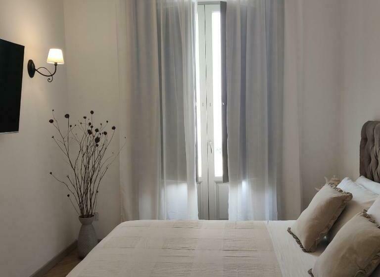 住宿加早餐  Carlo S Rooms