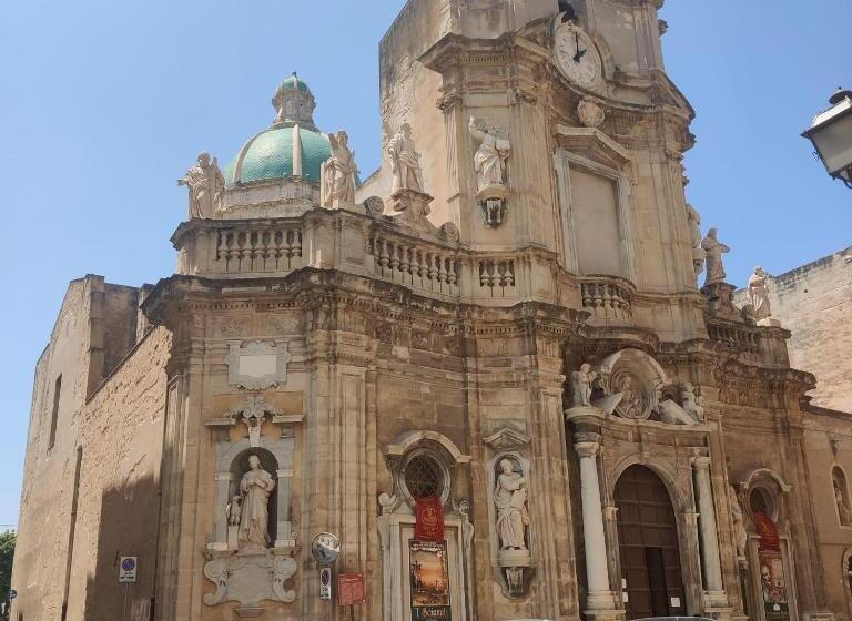 住宿加早餐  Carlo S Rooms