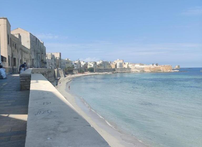 住宿加早餐  Carlo S Rooms