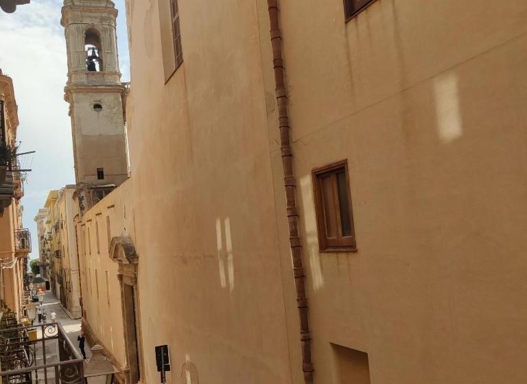 住宿加早餐  Carlo S Rooms