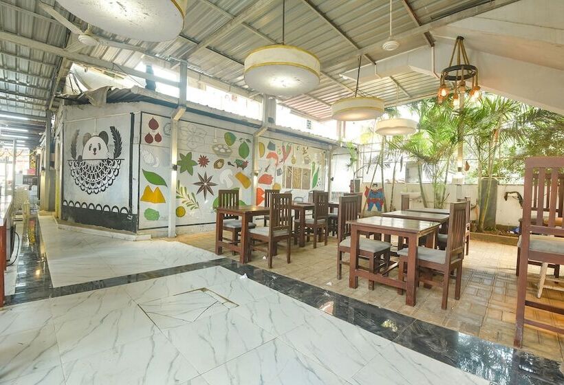 Hotel Fabexpress The Golden Leaf