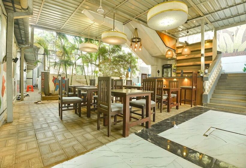 Hotel Fabexpress The Golden Leaf