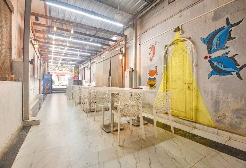 Hotel Fabexpress The Golden Leaf