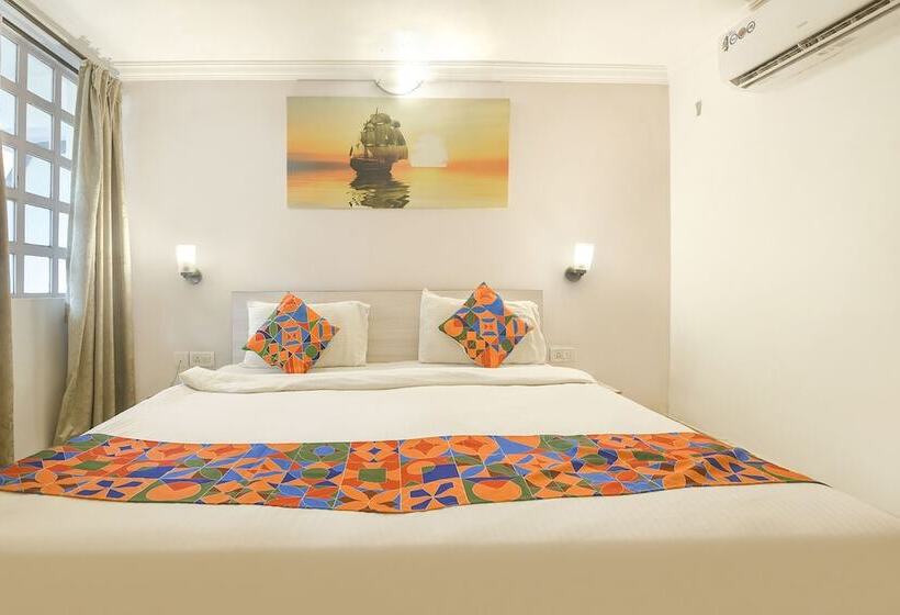 Hotel Fabexpress The Golden Leaf