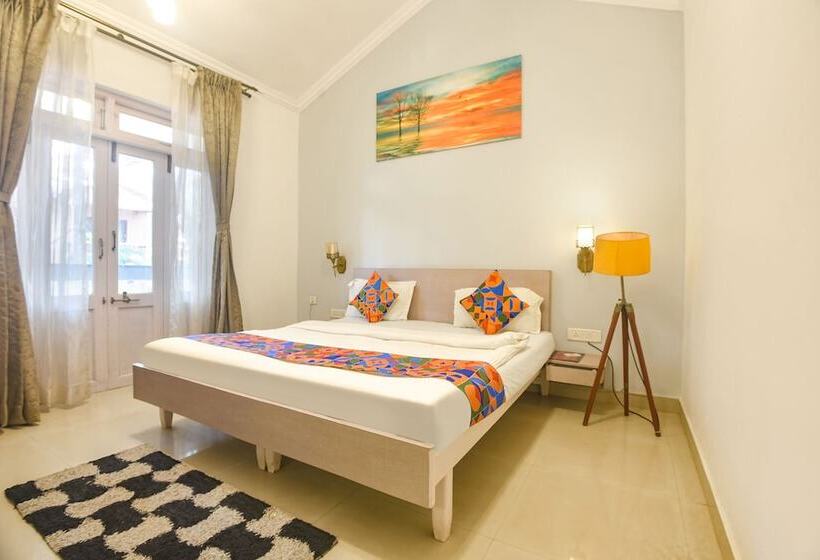 Hotel Fabexpress The Golden Leaf