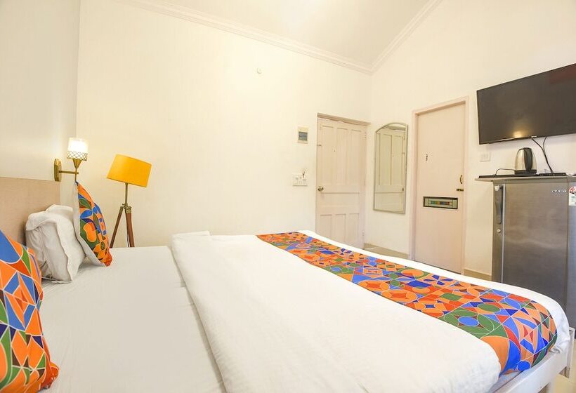 Hotel Fabexpress The Golden Leaf