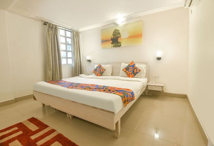 Hotel Fabexpress The Golden Leaf