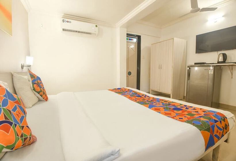 Hotel Fabexpress The Golden Leaf