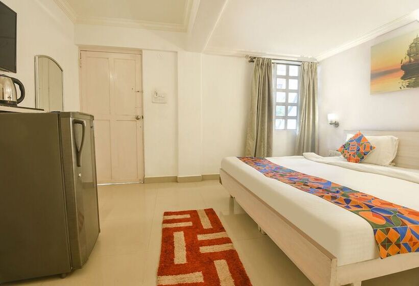 Hotel Fabexpress The Golden Leaf