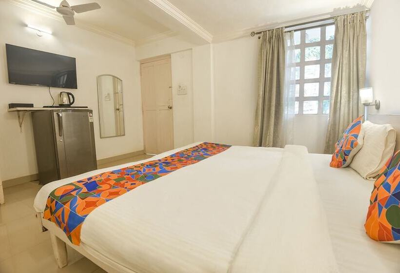 Hotel Fabexpress The Golden Leaf