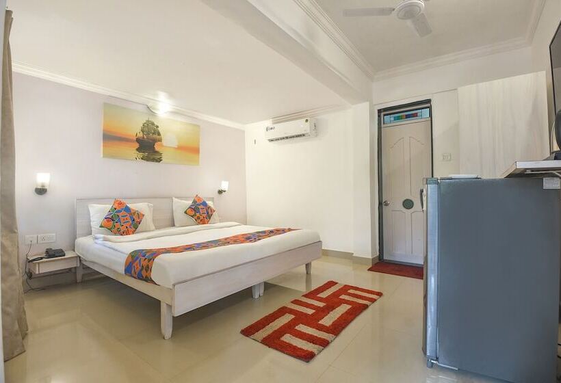 Hotel Fabexpress The Golden Leaf