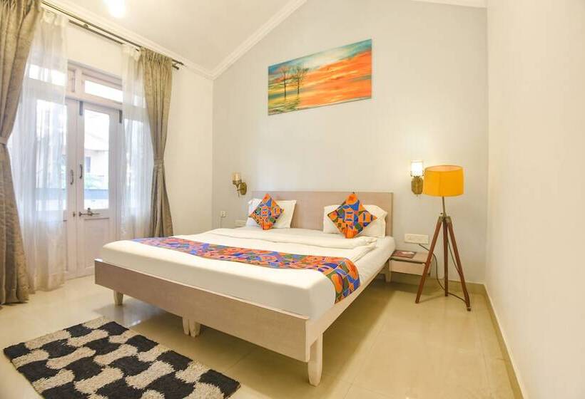 Hotel Fabexpress The Golden Leaf