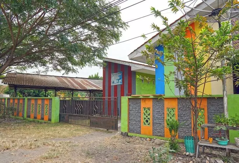 Hotelli Spot On 92666 Rumah Kos Arafah Syariah