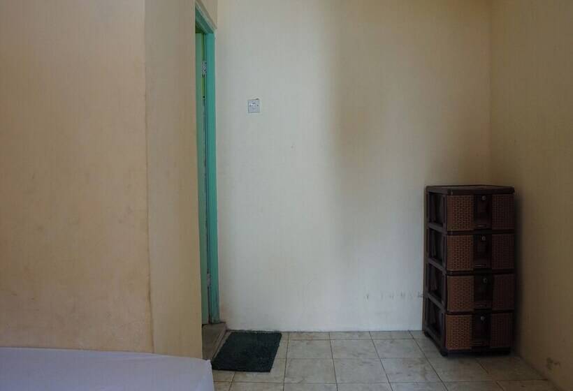 Hotel Spot On 92666 Rumah Kos Arafah Syariah