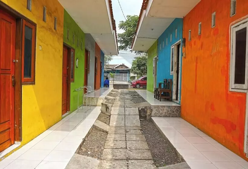 Hotelli Spot On 92666 Rumah Kos Arafah Syariah