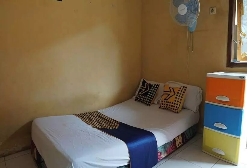 Hotelli Spot On 92666 Rumah Kos Arafah Syariah