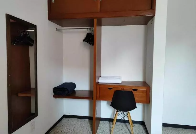 پانسیون Hostal Chocolate Calenda