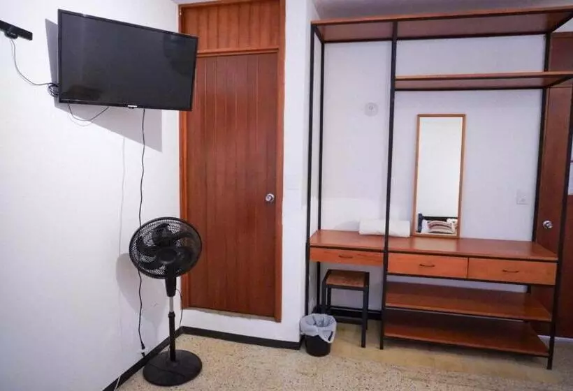 پانسیون Hostal Chocolate Calenda