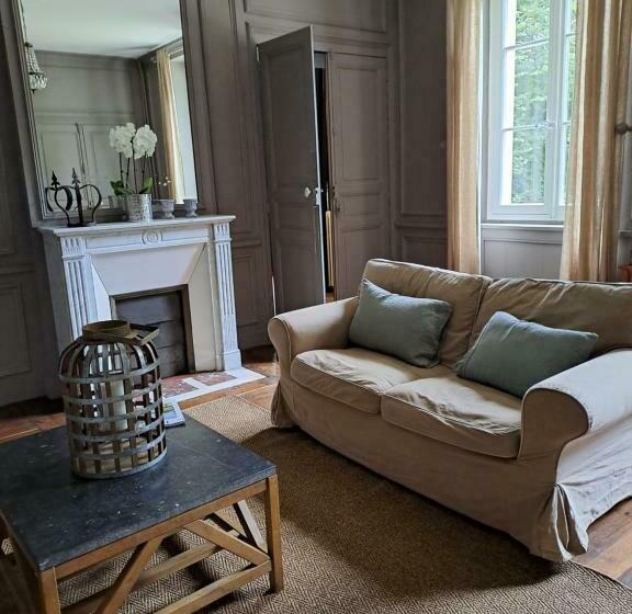 Bed and Breakfast La Maison Pelloquin