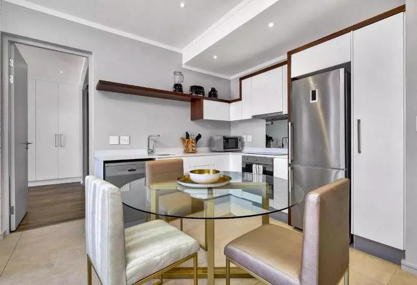 Executive 3 Bed Apartment With Balcony & Executive 2 Bed Apartment In Sandton