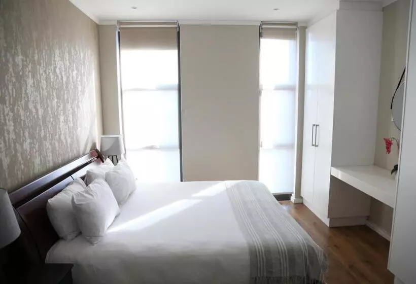Executive 3 Bed Apartment With Balcony & Executive 2 Bed Apartment In Sandton