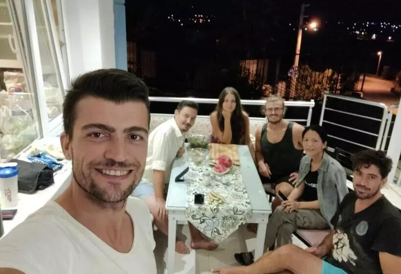 پانسیون Güzelbahçe Yemek Atölyesi