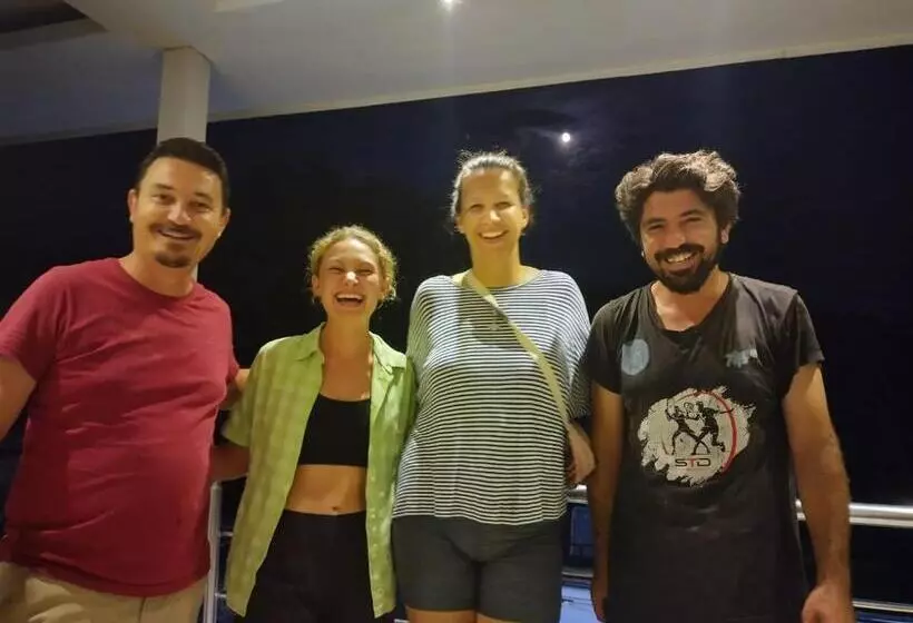 پانسیون Güzelbahçe Yemek Atölyesi