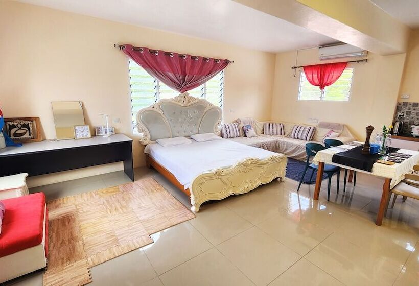 بنسيون Pacific Paradise Villa