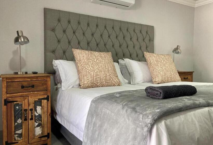 ペンション Thompson Manor