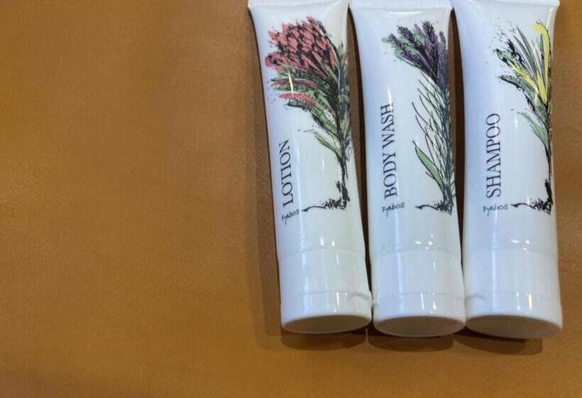 ペンション Thompson Manor