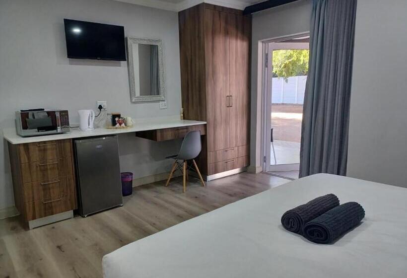 ペンション Thompson Manor