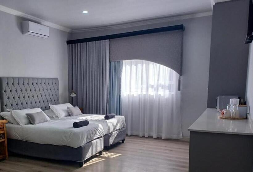 ペンション Thompson Manor