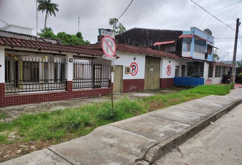 هاستل Leticias Guest House