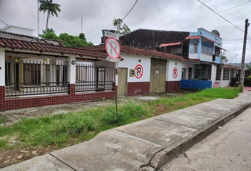 هاستل Leticias Guest House