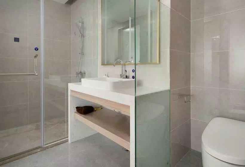 Kyriad Hotel Guigang Wuyue Plaza Railway Station