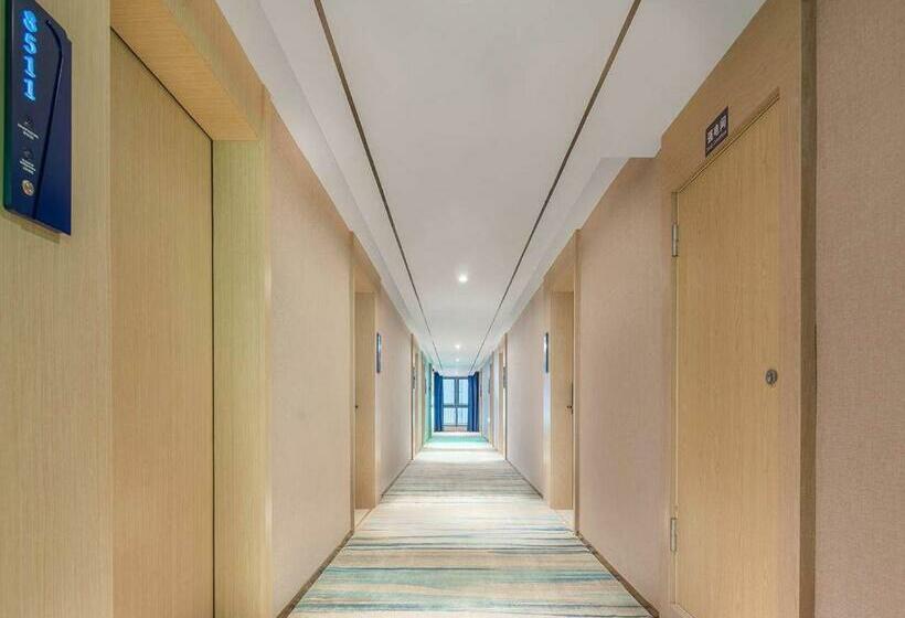 Kyriad Hotel Guigang Wuyue Plaza Railway Station