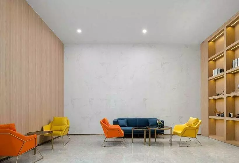 Kyriad Hotel Guigang Wuyue Plaza Railway Station