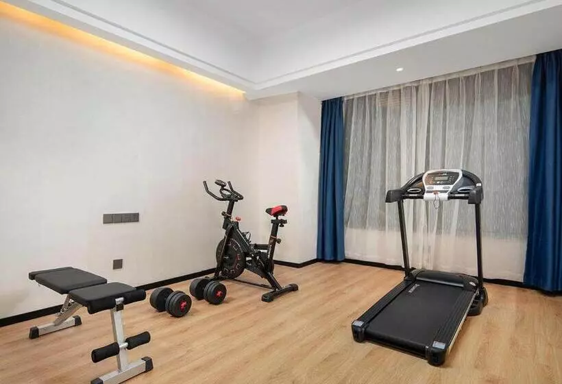 Kyriad Hotel Guigang Wuyue Plaza Railway Station