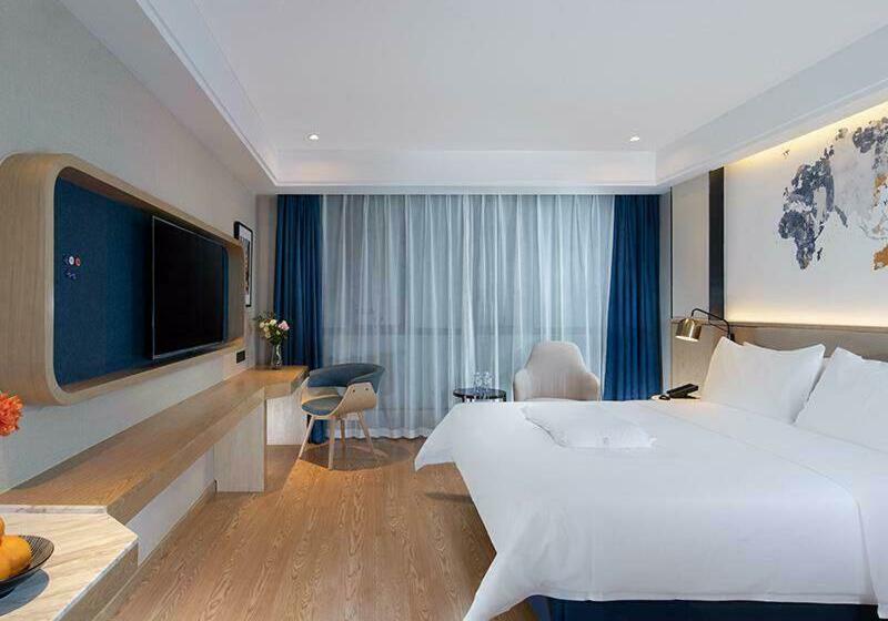 Kyriad Marvelous Hotel Shenzhen Longhua Mission Hills Bamboo Village Subway Station