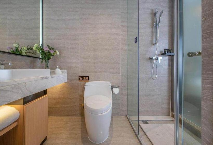 Kyriad Marvelous Hotel Shenzhen Longhua Mission Hills Bamboo Village Subway Station