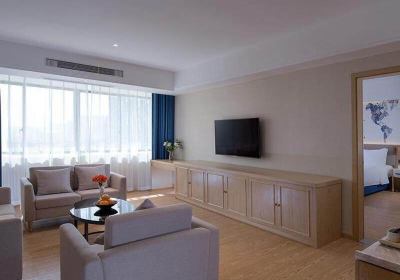 Kyriad Marvelous Hotel Shenzhen Longhua Mission Hills Bamboo Village Subway Station