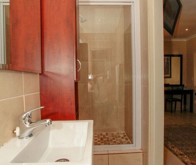 צימר Chartwell Guest House